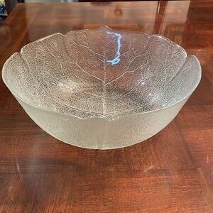 10.5" Arcoroc Aspen Leaf  Salad Serving Bowl Made in France